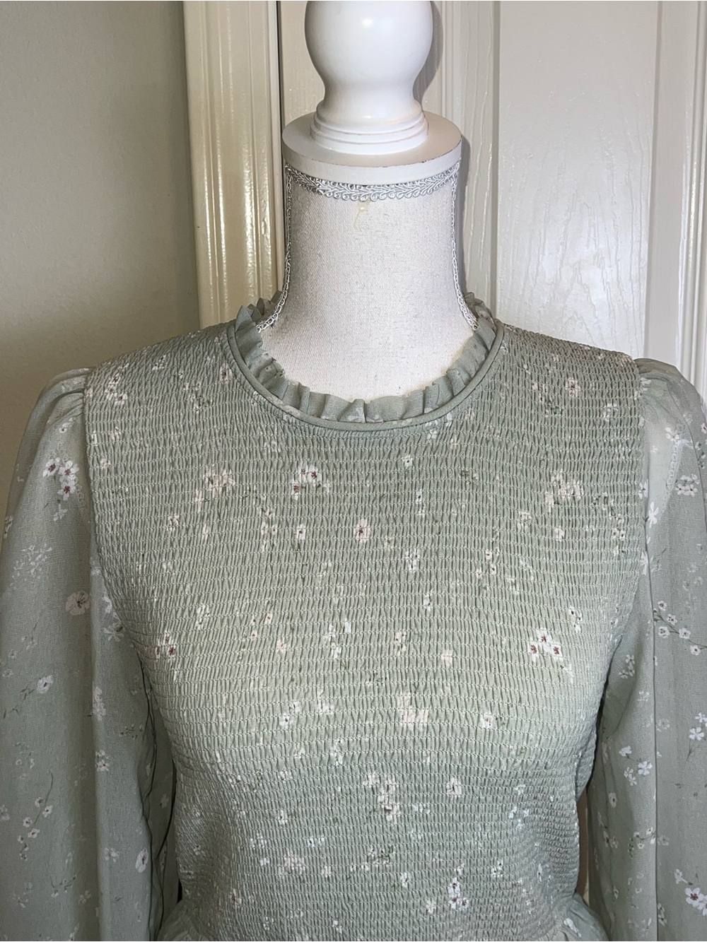 ARITZIA WILFRED Tempest Floral Sheer Sleeves Top - Picture 2 of 11